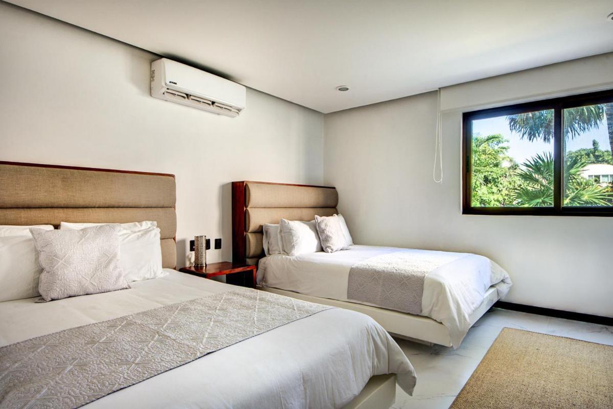 Villa Poblado De Apoyo Diamont Sleeps 22 With Pool&air Con
